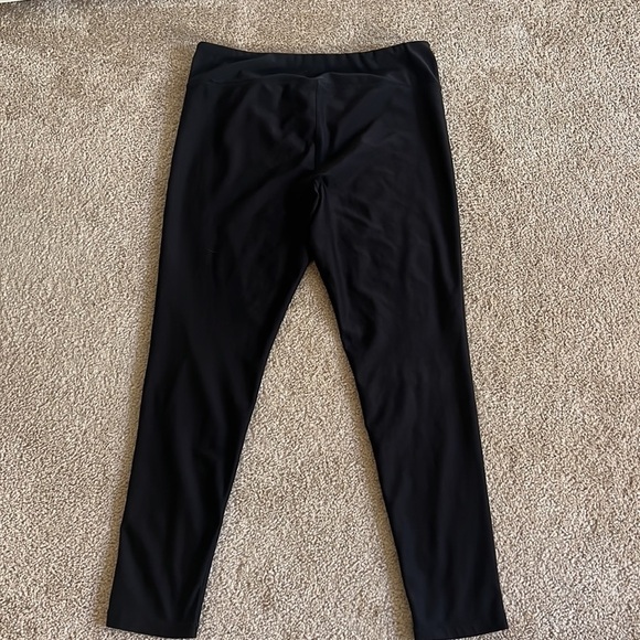 Amazon Leggings that feel like lulu - Picture 2 of 3